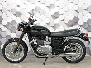 2022 Triumph Bonneville T120, чёрный, 1279000 рублей, вид 4
