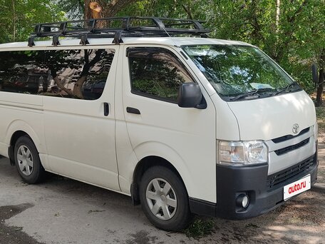 2017 Toyota HiAce, белый, 2888888 рублей, вид 1