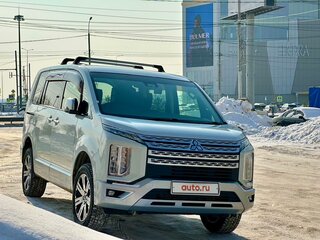 2019 Mitsubishi Delica D:5 I Рестайлинг, белый, 3900000 рублей, вид 1