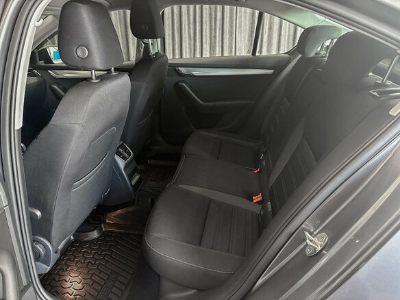 2018 Skoda Octavia III (A7) Рестайлинг, серый - вид 6