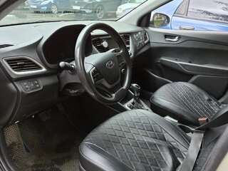 2017 Hyundai Solaris II, золотистый, 735000 рублей, вид 5