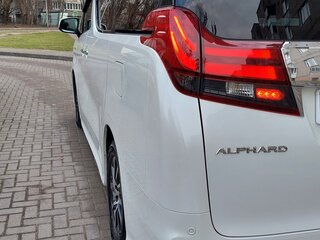 2017 Toyota Alphard III, белый, 4500000 рублей, вид 2