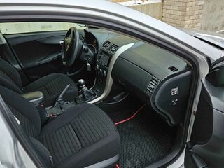 2010 Toyota Corolla X (E140, E150) Рестайлинг, серебристый, 1150000 рублей, вид 5