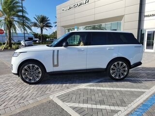 2024 Land Rover Range Rover P400 MHEV Long V, белый, 20801676 рублей, вид 2