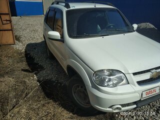 2013 Chevrolet Niva I Рестайлинг, белый, 625000 рублей, вид 2