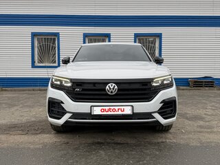 2018 Volkswagen Touareg III, белый, 5100000 рублей, вид 2