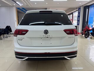 2022 Volkswagen Tiguan II Рестайлинг, белый, 2632000 рублей, вид 4