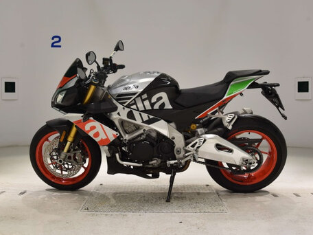 2017 Aprilia Tuono V4, чёрный, 1100000 рублей, вид 1