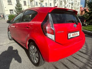 2015 Toyota Aqua I Рестайлинг, красный, 1150000 рублей, вид 5