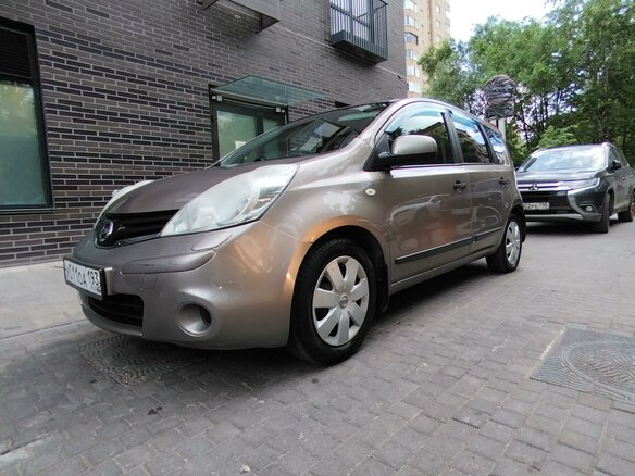 2010 Nissan Note I Рестайлинг, коричневый, 650000 рублей