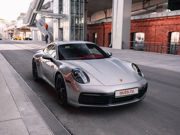 2020 Porsche 911 Carrera 4 VIII (992), серебристый - вид 4