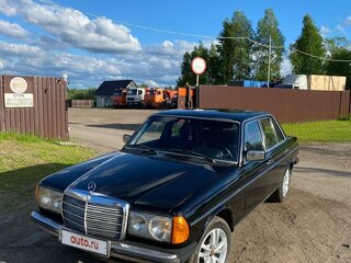 1982 Mercedes-Benz W123 240, бежевый, 890000 рублей, вид 1