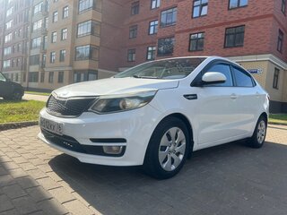 2016 Kia Rio III Рестайлинг, белый, 770000 рублей, вид 1