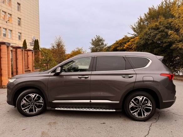 2019 Hyundai Santa Fe IV, серый, 3700000 рублей - вид 6