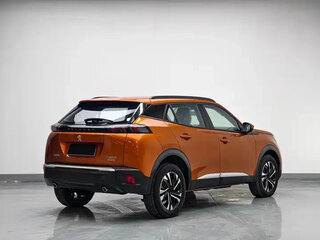 2022 Peugeot 2008 II, оранжевый, 1585550 рублей, вид 2