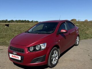 2014 Chevrolet Aveo II, красный, 500000 рублей, вид 1