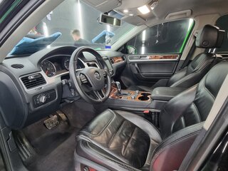 2011 Volkswagen Touareg II, чёрный, 2000000 рублей, вид 4