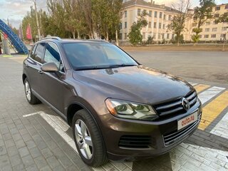 2013 Volkswagen Touareg II, коричневый, 2000000 рублей, вид 1