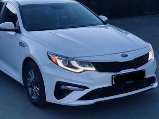 2019 Kia Optima IV Рестайлинг, белый, 1800000 рублей, вид 1