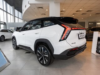 2026 Geely Atlas II, белый, 4229990 рублей, вид 3
