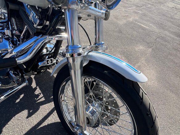 2006 Harley-Davidson Dyna Super Glide, белый, 970000 рублей - вид 2