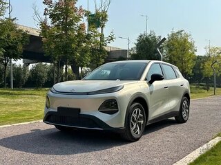 2026 Changan Qiyuan Q05 40.3 kWh II, серебристый, 2317007 рублей, вид 1