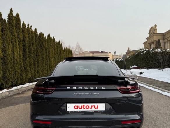 2017 Porsche Panamera Turbo II, синий, 10000000 рублей - вид 4