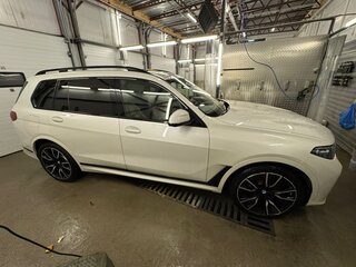 2021 BMW X7 30d I (G07), белый, 8800000 рублей, вид 4