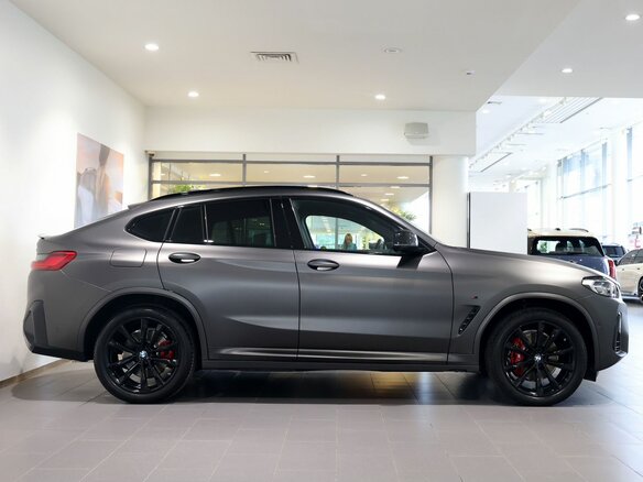 2024 BMW X4 20i II (G02) Рестайлинг, чёрный - вид 3