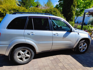 2002 Toyota RAV4 II (XA20), серебристый, 600000 рублей, вид 2