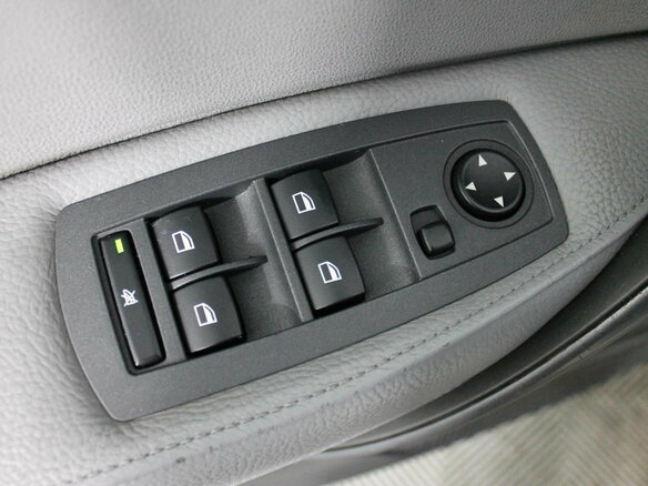2004 BMW X3 25i I (E83), серый - вид 6