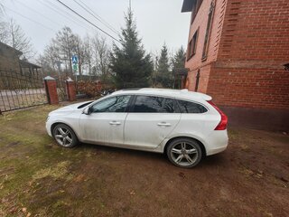 2018 Volvo V60 I Рестайлинг, белый, 1600000 рублей, вид 4