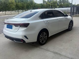 2023 Kia K3 II (China Market) Рестайлинг, белый, 1620000 рублей, вид 4