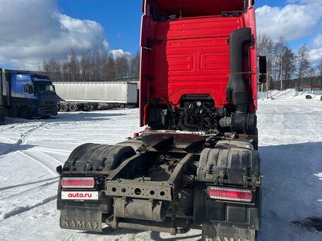 2016 КамАЗ 5490, красный, 2500000 рублей, вид 4