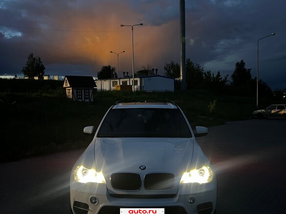 2011 BMW X5 35i II (E70) Рестайлинг, белый, 2000000 рублей - вид 5