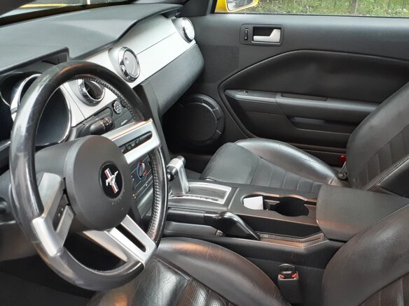 2005 Ford Mustang V, жёлтый - вид 7