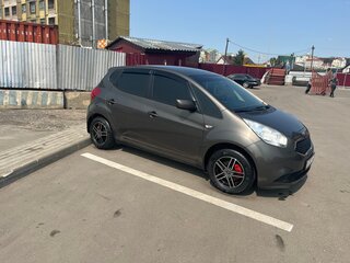 2015 Kia Venga 5-speed I Рестайлинг, серебристый, 850000 рублей, вид 4