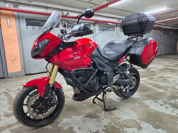 2012 Triumph Tiger 1050, красный - вид 7