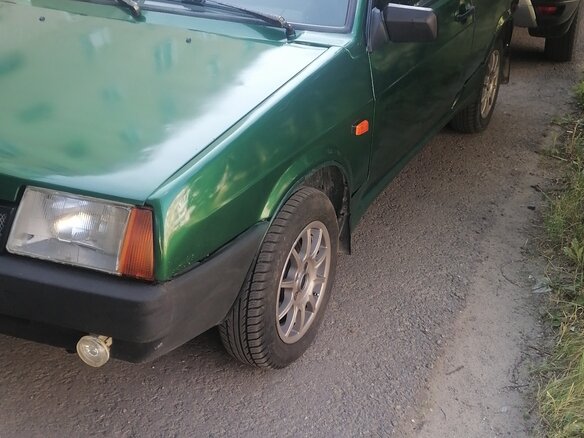 1992 Lada (ВАЗ) 2108 21086, зелёный, 70000 рублей