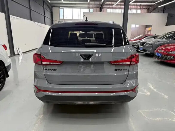 2022 Jetta VS7 I Рестайлинг 1, серый, 1620000 рублей - вид 4