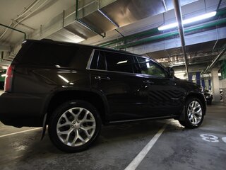 2017 Chevrolet Tahoe IV, коричневый, 3950000 рублей, вид 3
