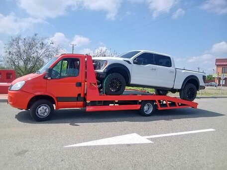2011 Iveco Daily, красный, 2500000 рублей, вид 1