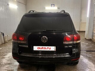 2008 Volkswagen Touareg I Рестайлинг, чёрный, 900000 рублей, вид 3
