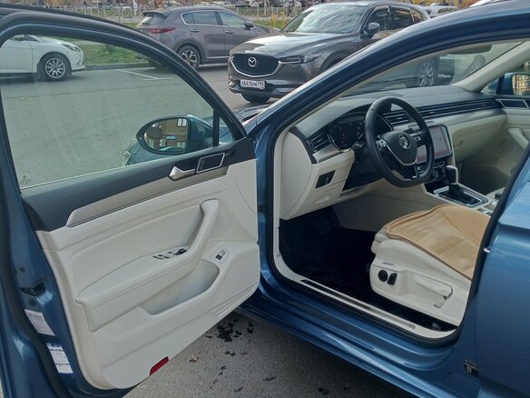 2018 Volkswagen Passat DSG7 B8, голубой, 2450000 рублей - вид 5