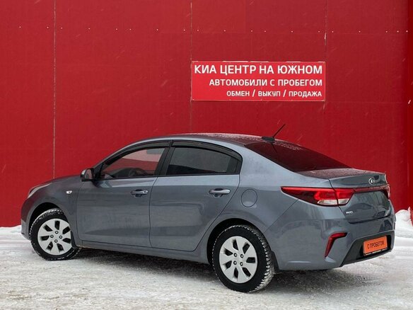 2018 Kia Rio IV, серый - вид 3