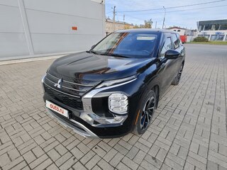 2021 Mitsubishi Outlander IV, чёрный, 3350000 рублей, вид 3