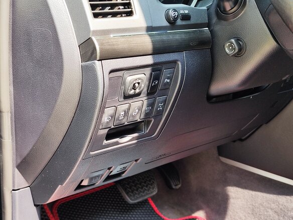 2013 Toyota Land Cruiser 200 Series Рестайлинг 1, чёрный, 4749000 рублей - вид 22