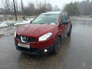 2013 Nissan Qashqai I Рестайлинг, красный, 880000 рублей, вид 2