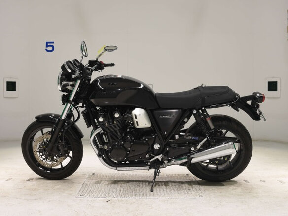 2021 Honda CB 1100, чёрный, 1200000 рублей - вид 1