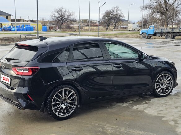 2018 Kia Ceed III, чёрный, 1600000 рублей - вид 10